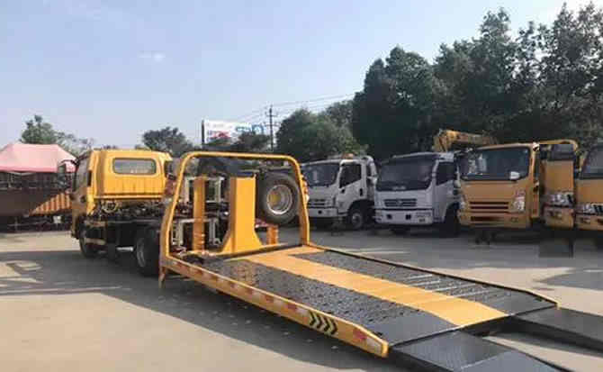 吉隆汽车中途维修案例