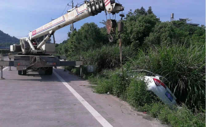 吉隆重载吊车救援